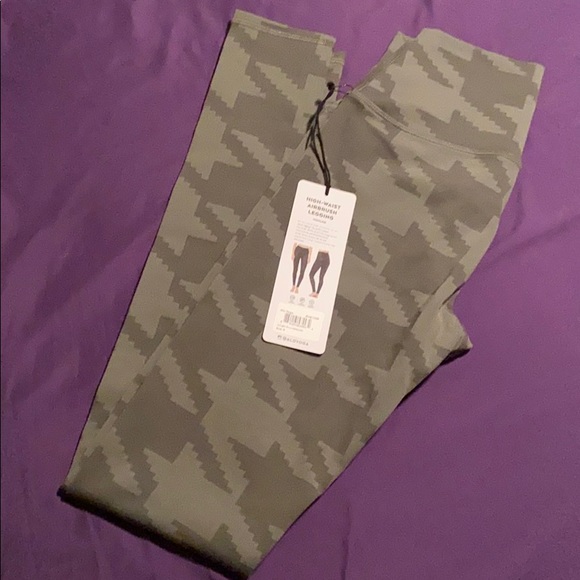 ALO Yoga Pants - Alo Yoga high waist airbrush leggings
